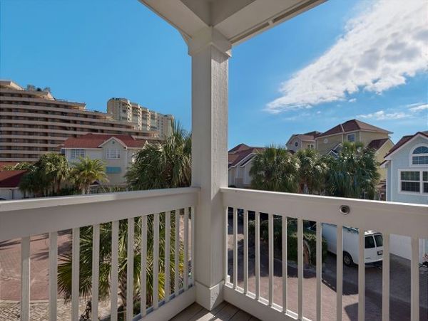 Miramar Vacation Home Private Pool & Steps to Beach