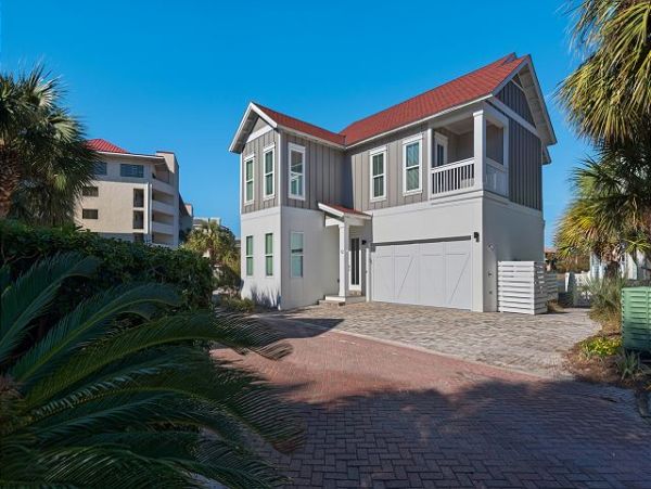 Miramar Vacation Home Private Pool & Steps to Beach