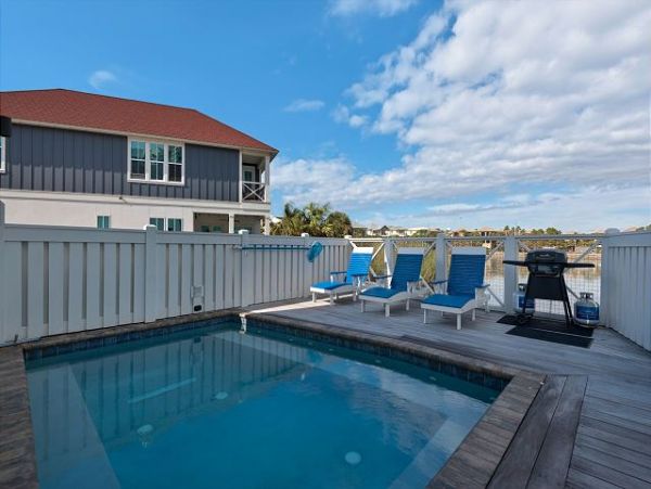 Miramar Vacation Home Private Pool & Steps to Beach