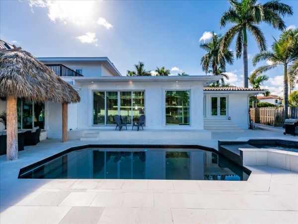 Fort Lauderdale Vacation Rental Home  Private Pool & Hot Tub