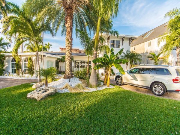 Fort Lauderdale Vacation Rental Home  Private Pool & Hot Tub