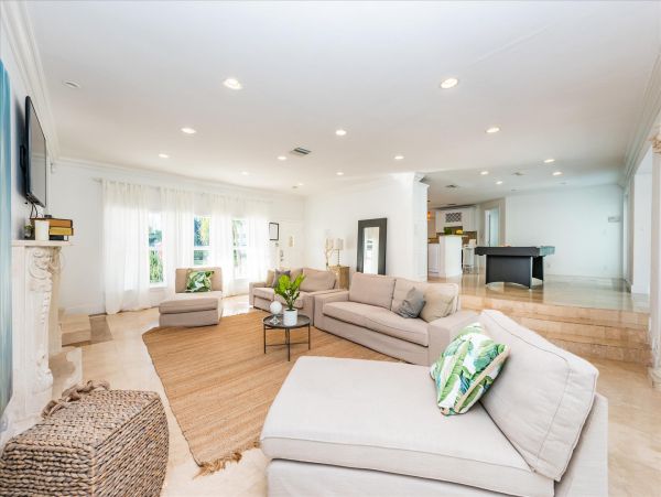 Fort Lauderdale Vacation Rental Home  Private Pool & Hot Tub