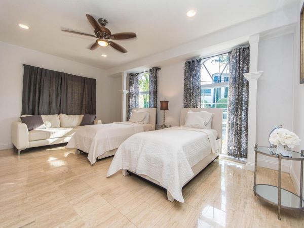 Fort Lauderdale Vacation Rental Home  Private Pool & Hot Tub