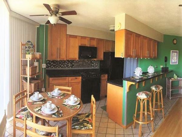 Kihei 2 Bedroom 2 Bath Vacation Condo Partial Ocean Views