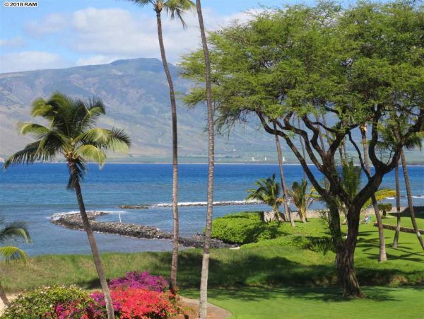 Great Value Maui Vacation Condo Beachfront