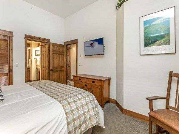 Cozy Vacation Rental 3 Bedrooms in Vail