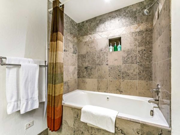 Cozy Vacation Rental 3 Bedrooms in Vail