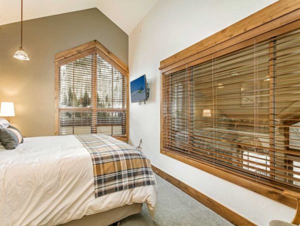 Cozy Vacation Rental 3 Bedrooms in Vail