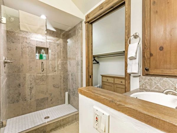 Cozy Vacation Rental 3 Bedrooms in Vail