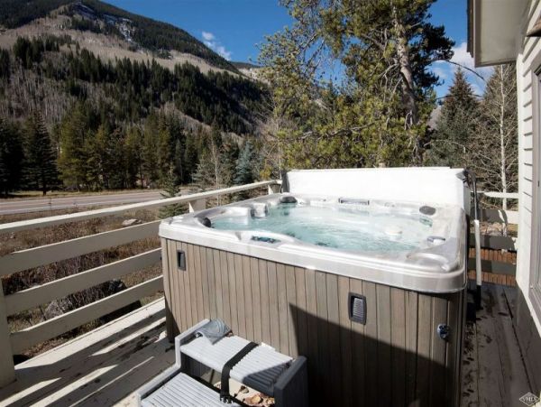 Pet Friendly East Vail Villa