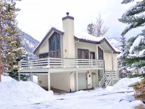 Pet Friendly East Vail Villa