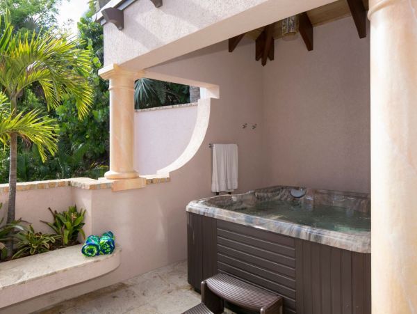 St. John Luxury Vacation Home Ocean Views And Infinity Pool