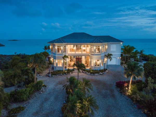Turks and Caicos Luxury Villa Rental – Turtle Tail Retreat