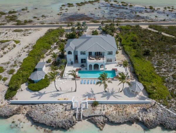 Turks and Caicos Luxury Villa Rental – Turtle Tail Retreat