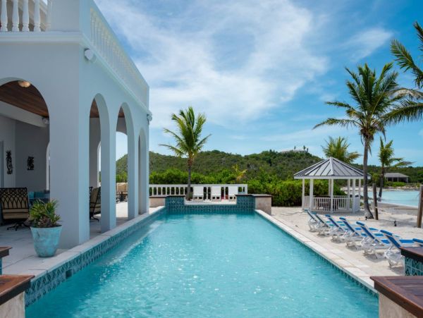 Turks and Caicos Luxury Villa Rental – Turtle Tail Retreat