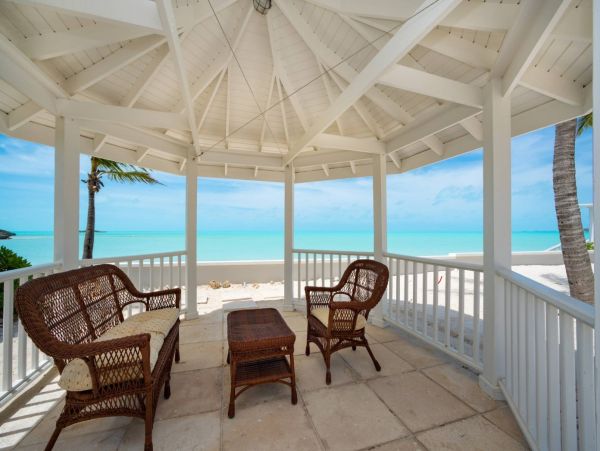 Turks and Caicos Luxury Villa Rental – Turtle Tail Retreat