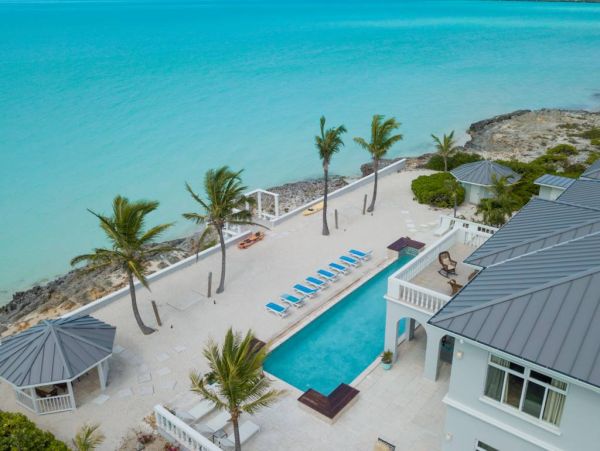 Turks and Caicos Luxury Villa Rental – Turtle Tail Retreat
