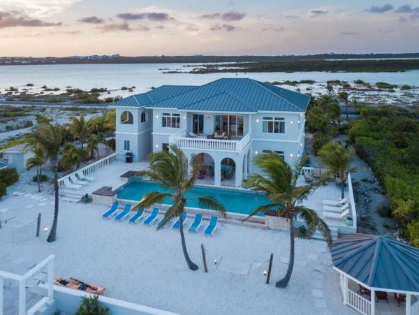 Turks and Caicos Luxury Villa Rental – Turtle Tail Retreat