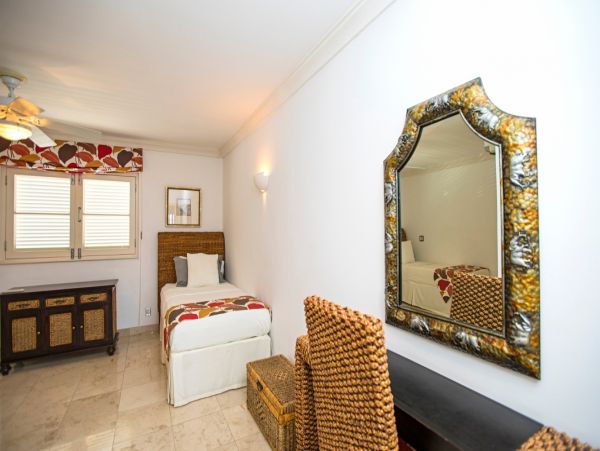 Barbados Condo 973214
