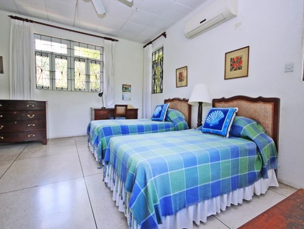 Barbados Home 973296