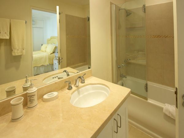 Barbados Condo 973332
