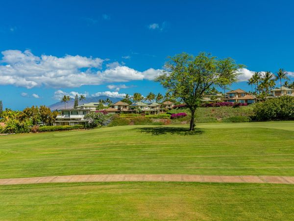 Maui Condo with Stunning Views - Book Your Hawaiian Getaway