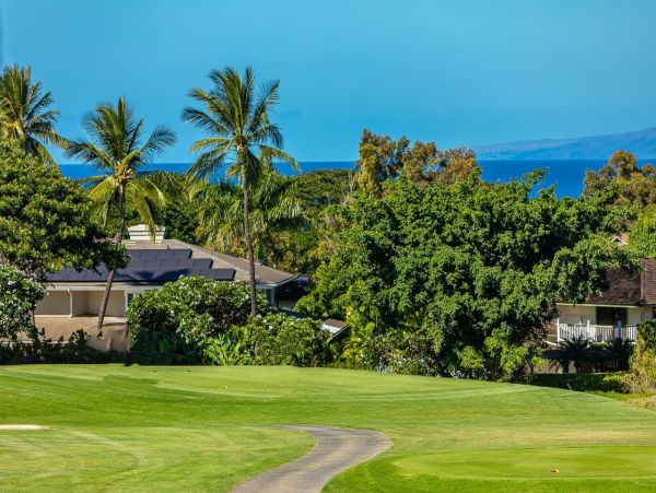 Maui Condo with Stunning Views - Book Your Hawaiian Getaway