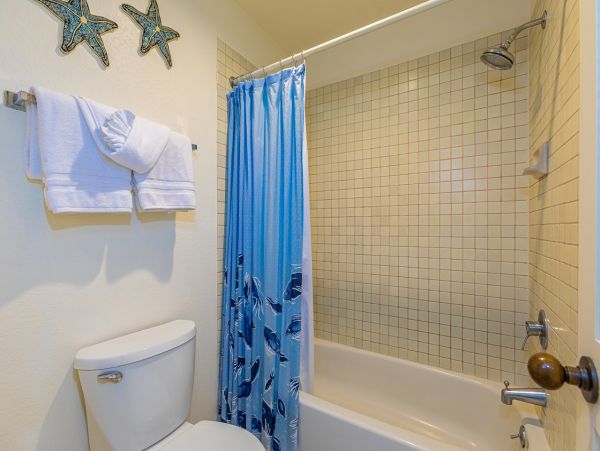 Maui Condo with Stunning Views - Book Your Hawaiian Getaway