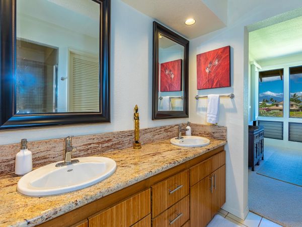 Maui Condo with Stunning Views - Book Your Hawaiian Getaway