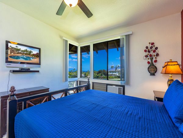 Maui Condo with Stunning Views - Book Your Hawaiian Getaway