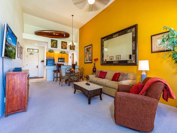 Maui Condo with Stunning Views - Book Your Hawaiian Getaway