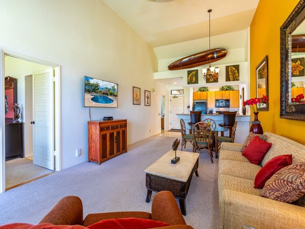 Maui Condo with Stunning Views - Book Your Hawaiian Getaway