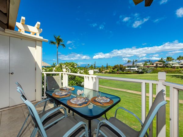 Maui Condo with Stunning Views - Book Your Hawaiian Getaway