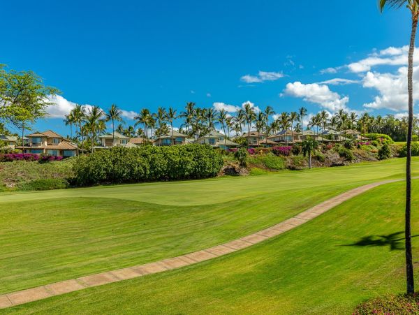 Maui Condo with Stunning Views - Book Your Hawaiian Getaway