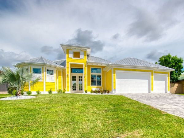 Great Canalfront Home on Cape Coral with Caged Pool & Dock