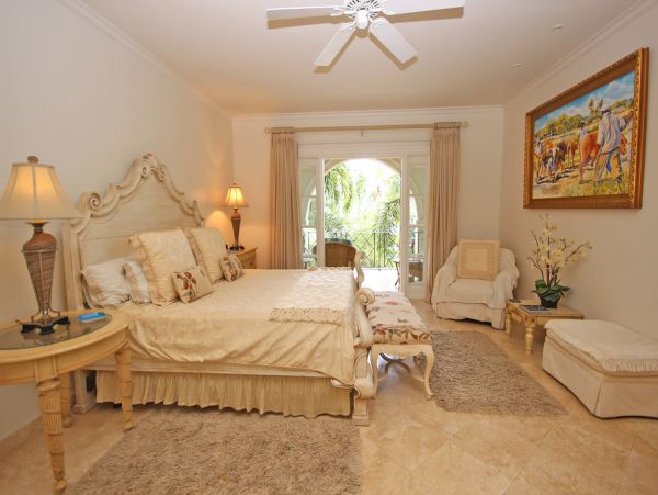 Barbados Condo 973360