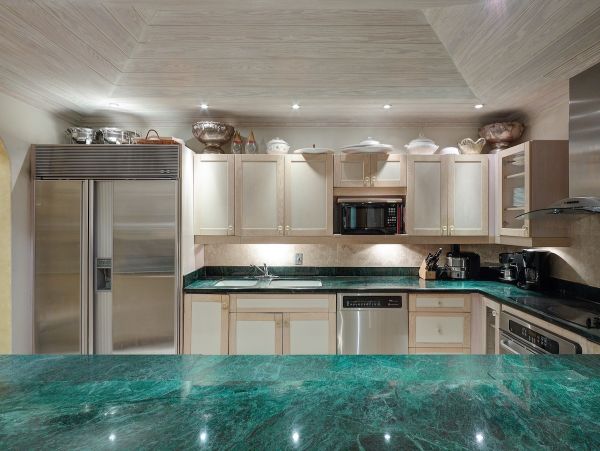 Barbados Condo 973376