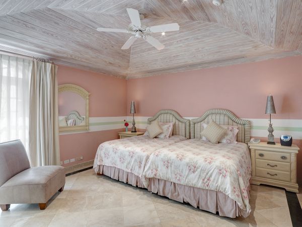 Barbados Condo 973376