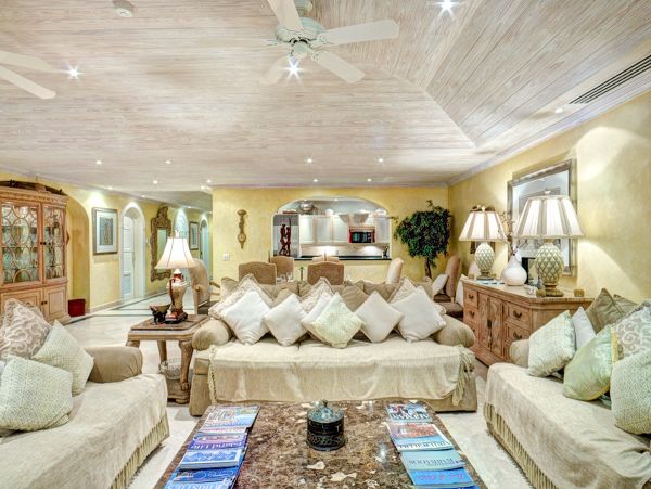 Barbados Condo 973376