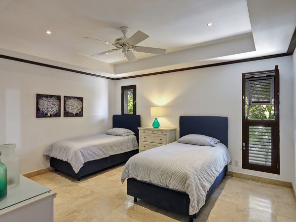 Barbados Condo 973386