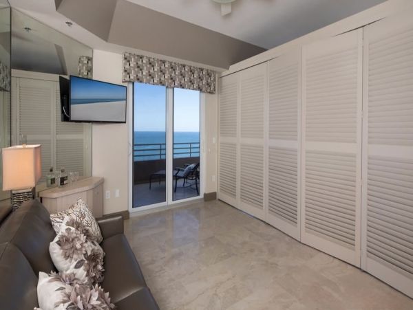 Gulf Views Marco Island Vacation Condo on Beach 2 Bedrooms