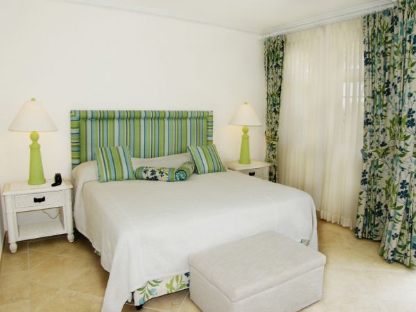 Barbados Condo 973435