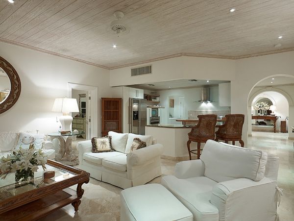 Barbados Condo 973447