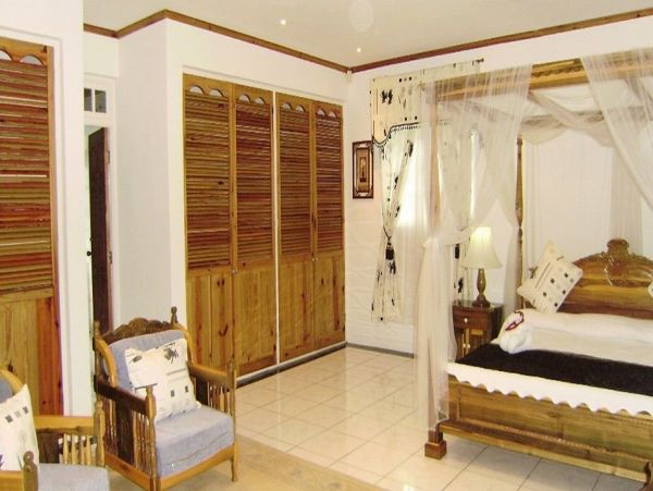 Jamaica Home 973498