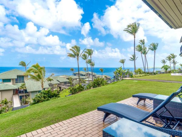 Kapalua 2 Bedroom Condo Sleeps 6 Guests with Great Bay Views