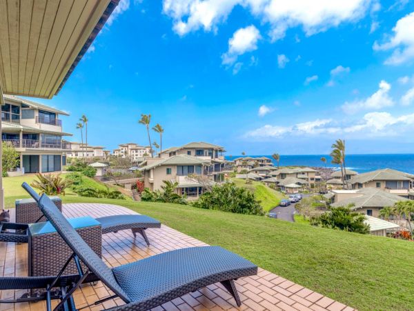 Kapalua 2 Bedroom Condo Sleeps 6 Guests with Great Bay Views
