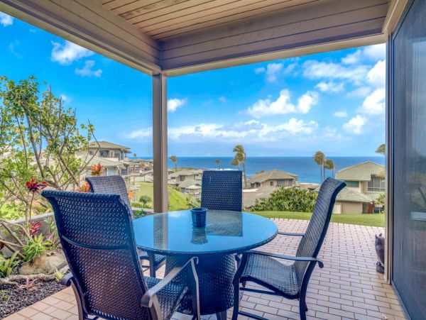 Kapalua 2 Bedroom Condo Sleeps 6 Guests with Great Bay Views