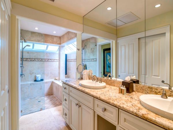Kapalua 2 Bedroom Condo Sleeps 6 Guests with Great Bay Views