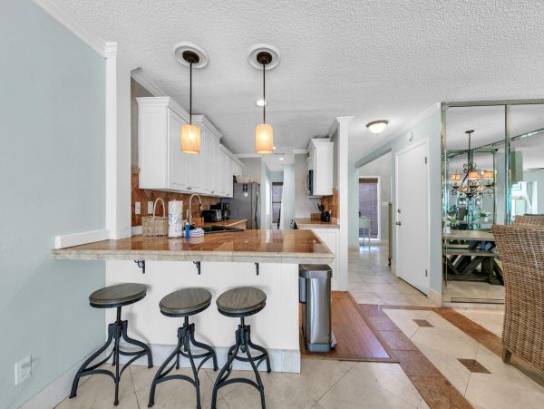 Destin Beachfront Vacation Rental Luxury Gulf-Front Condo with Panoramic Views