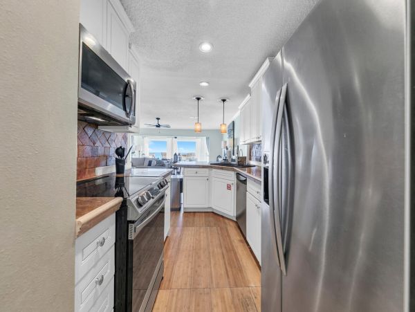 Destin Beachfront Vacation Rental Luxury Gulf-Front Condo with Panoramic Views